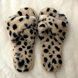 Shiraleah vegan slippers